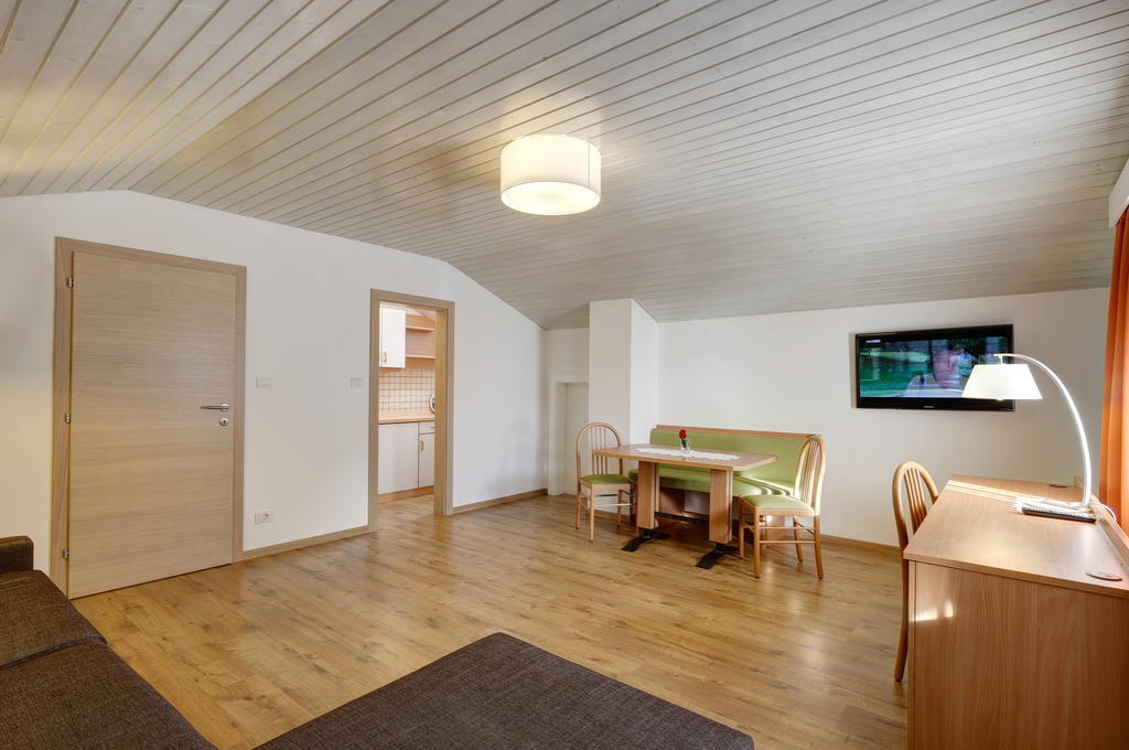 Apartments Schneider Lutago Room photo